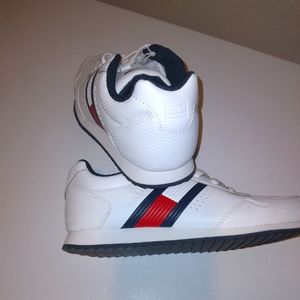 Kids tommy hilfiger sneakers